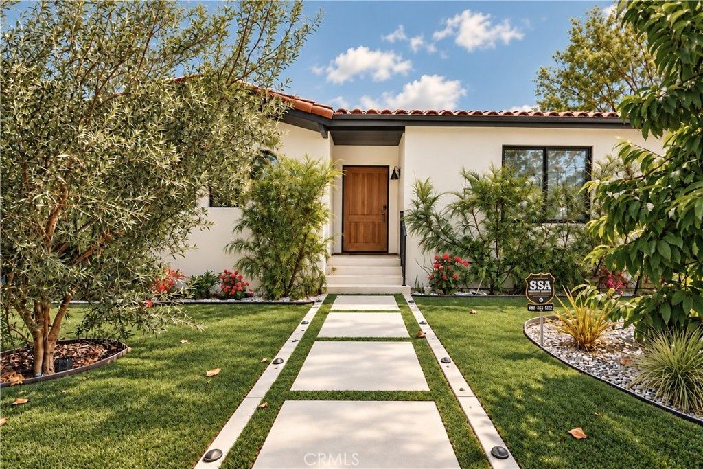 642 N Cahuenga, Los Angeles
