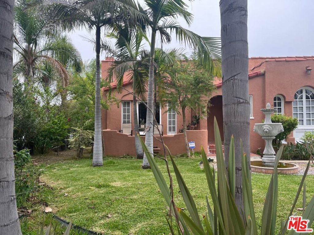 5300 Chesley Avenue, Los Angeles