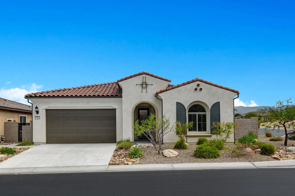 33 Magnum, Rancho Mirage