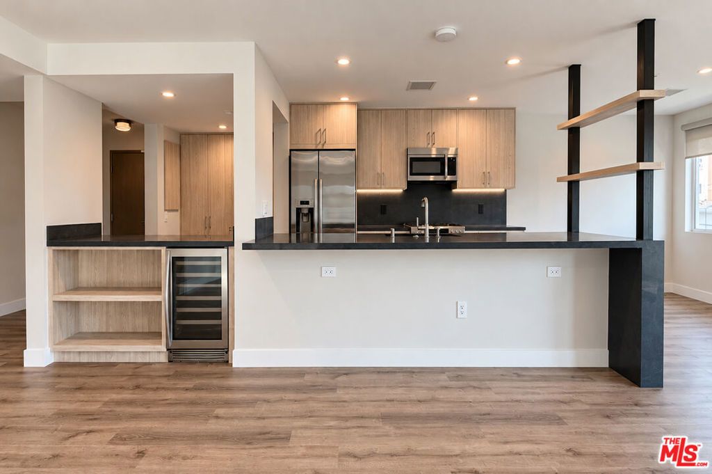 10951 National Boulevard # 201, Los Angeles