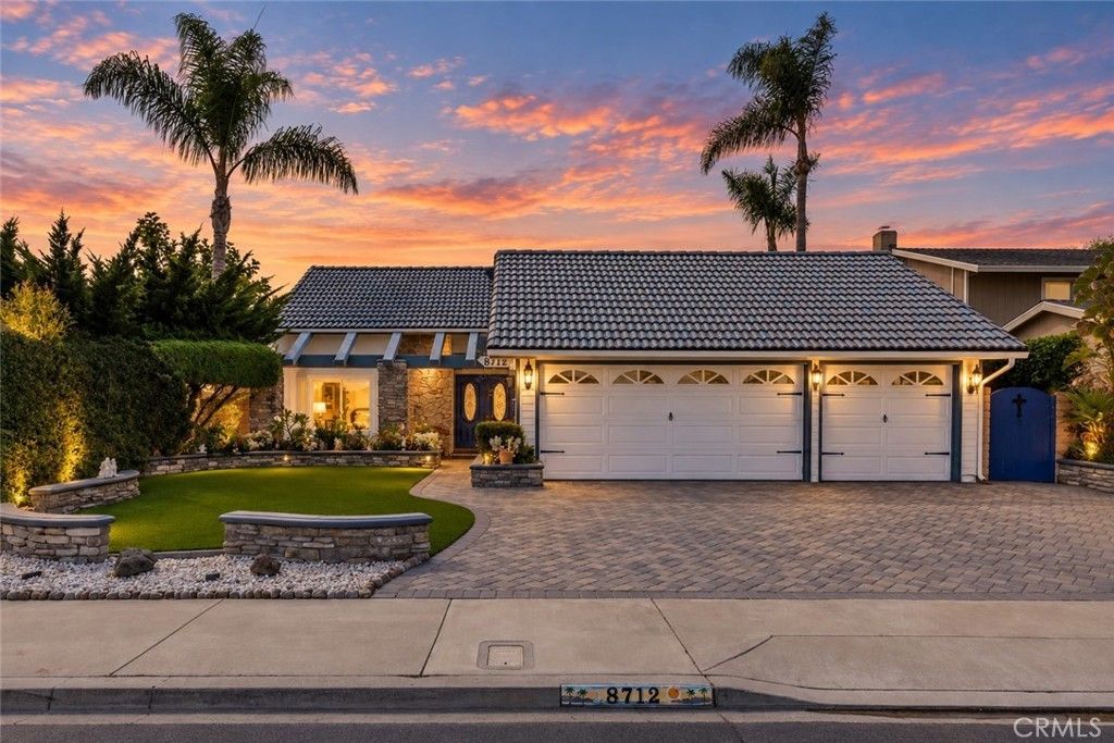 8712 Mossford Dr., Huntington Beach