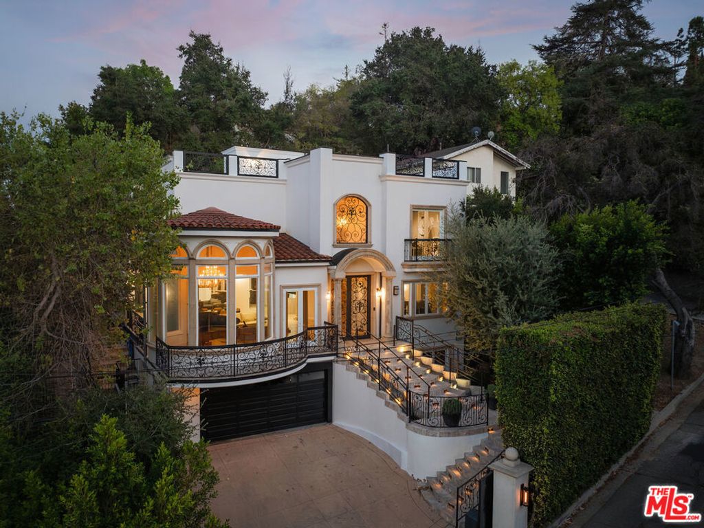 3932 Blue Canyon Drive, Studio City