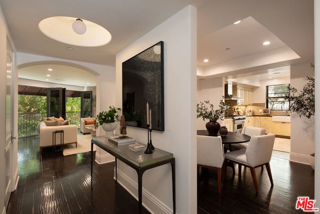 11715 Chenault Street # 204, Los Angeles