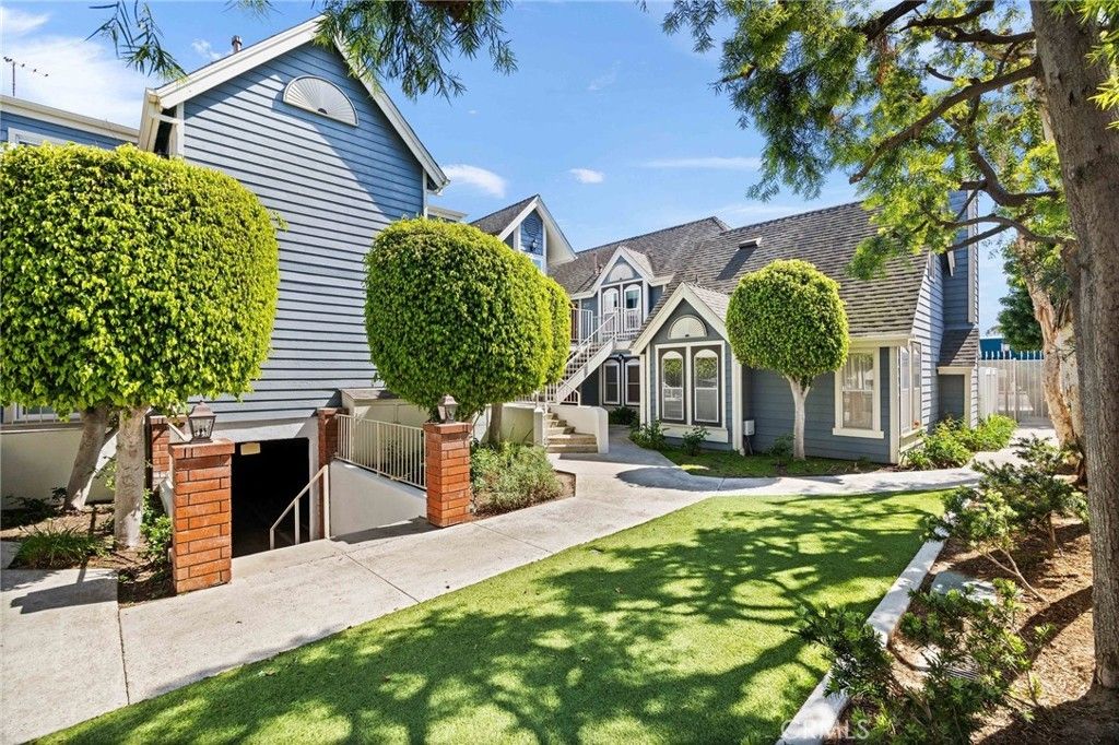 810 Baker # 210, Costa Mesa