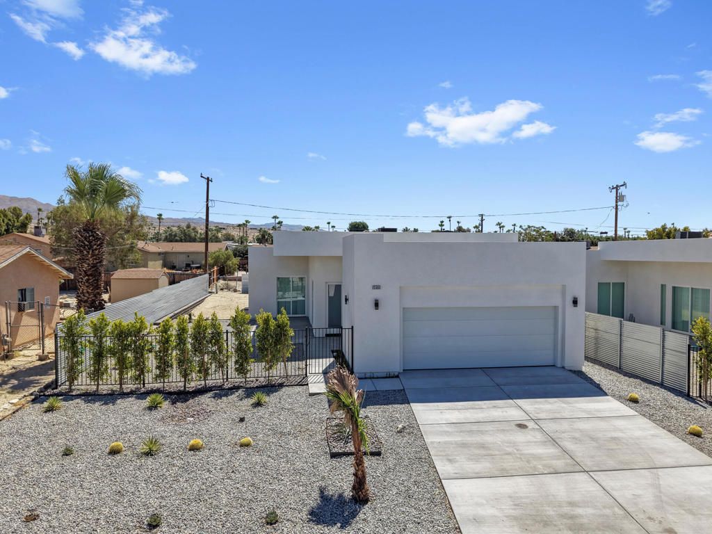 15464 Avenida Rambla, Desert Hot Springs