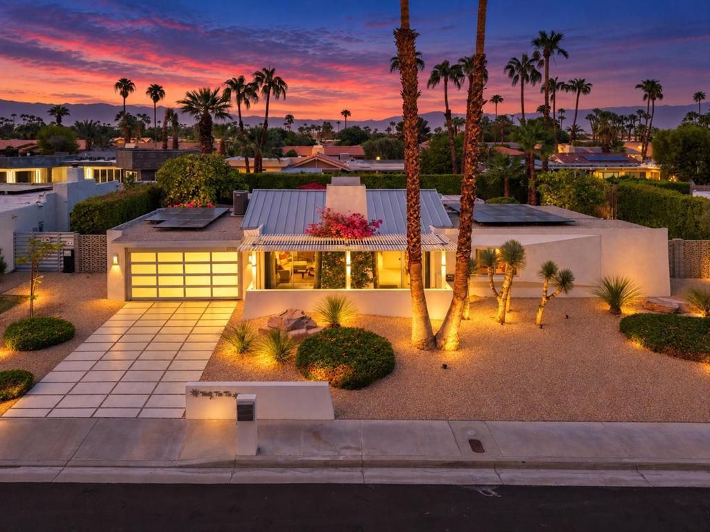 2210 E Calle Papagayo, Palm Springs
