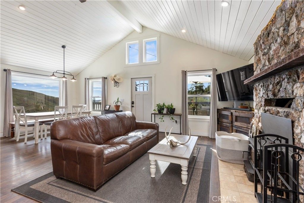 17390 Parnassus Road, Middletown
