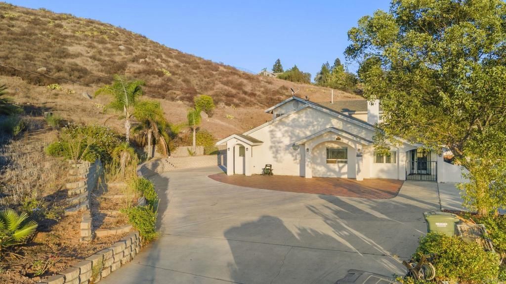 12221 12223 Rockstream Road, Lakeside