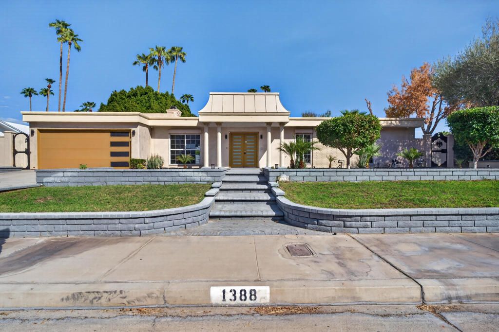 1388 S Farrell Drive, Palm Springs