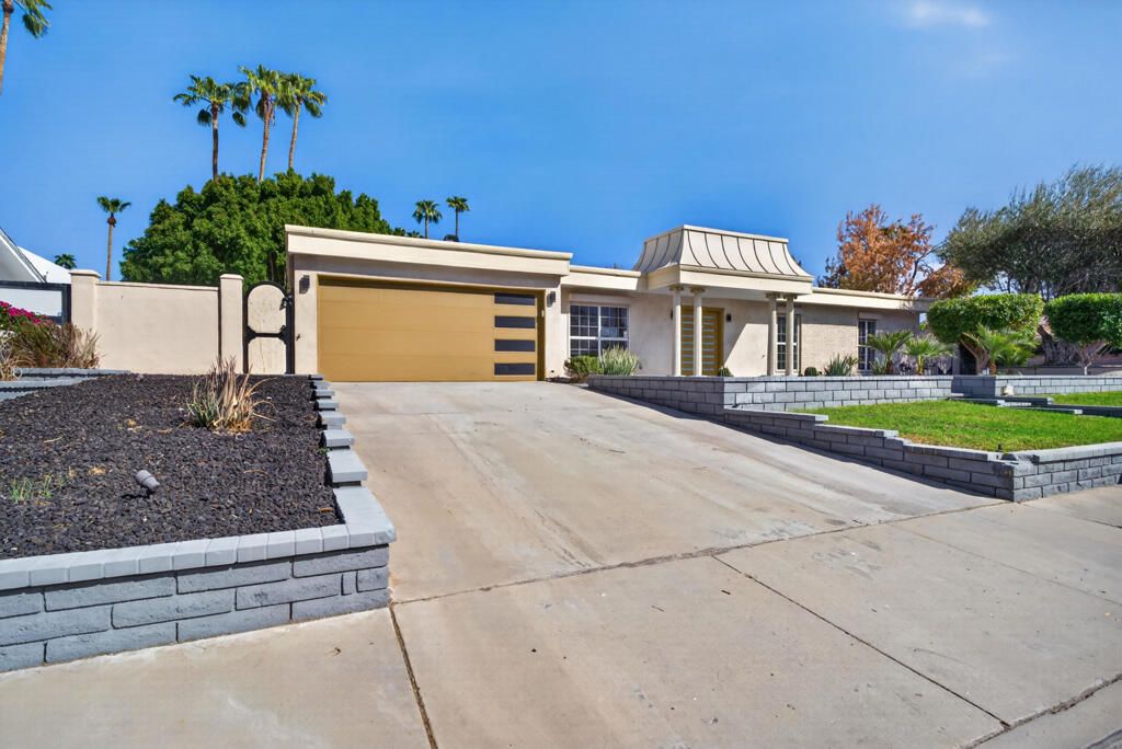 1388 S Farrell Drive, Palm Springs