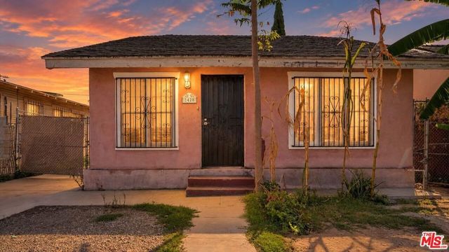 1428 W 54th Street, Los Angeles
