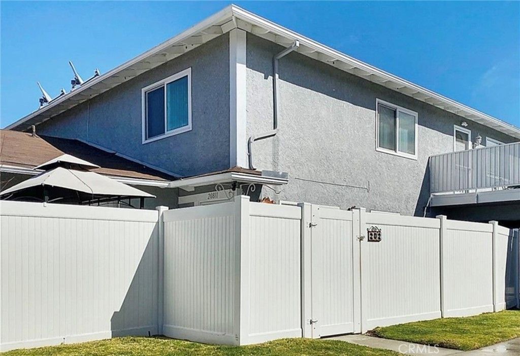 20811 Plum Canyon # 202, Saugus