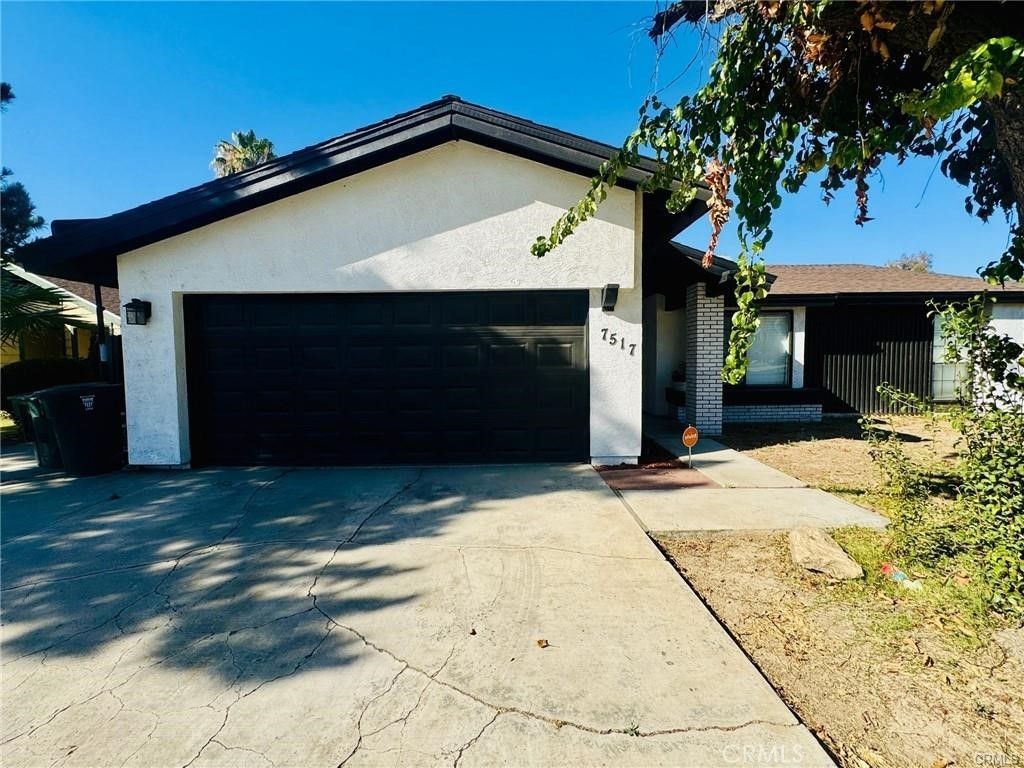 7517 Hachita Court, Bakersfield