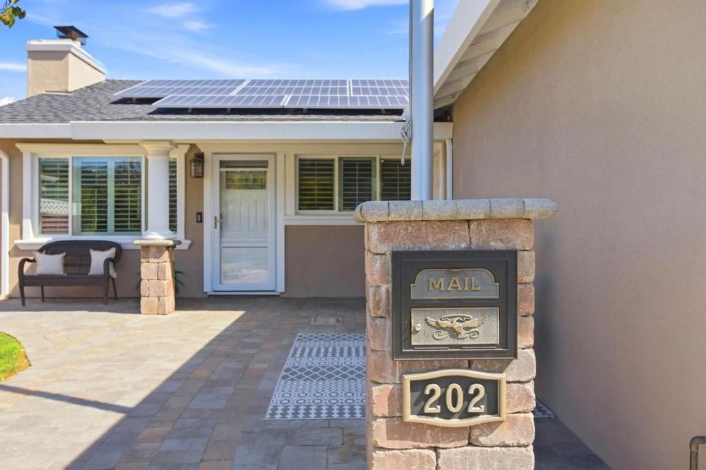 202 Hiller Street, Belmont