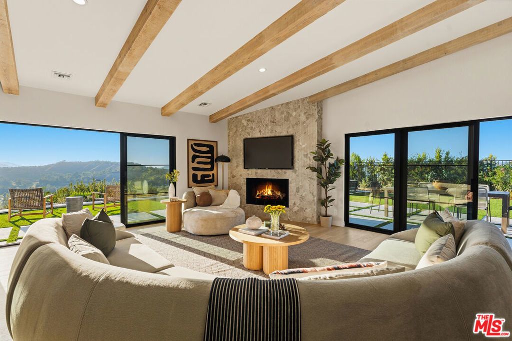 23935 Park Belmonte, Calabasas