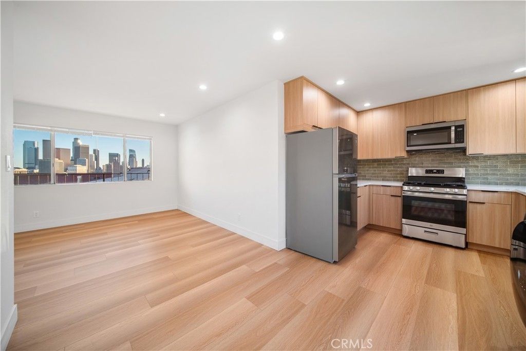 936 Centennial # 6, Los Angeles