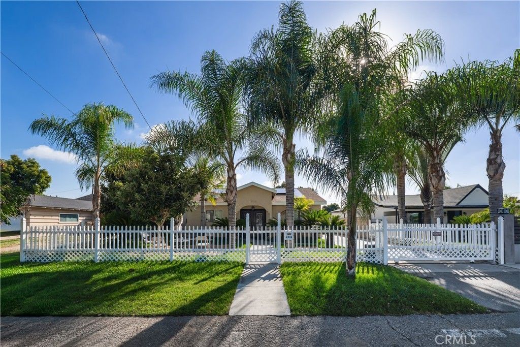 6238 Longridge Avenue, Van Nuys
