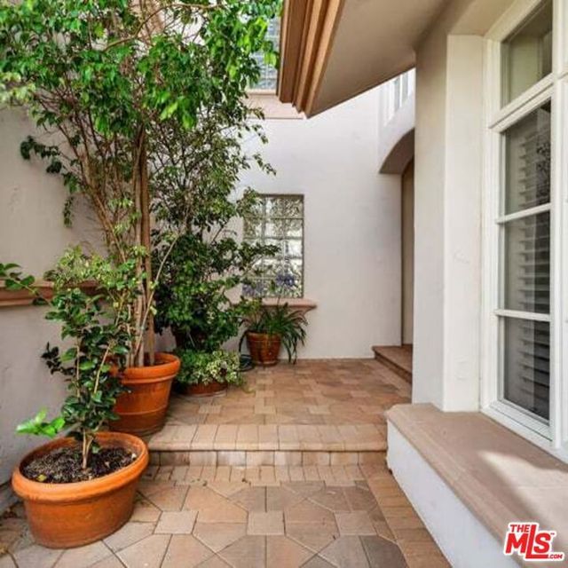 12699 Promontory Road, Los Angeles