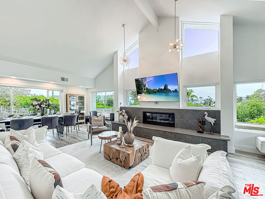 3536 Malibu Country Drive, Malibu