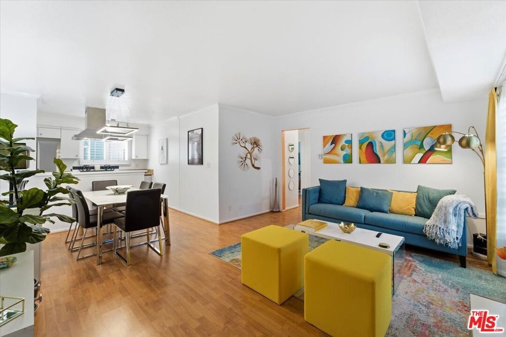 22030 Calvert Street # 6, Woodland Hills