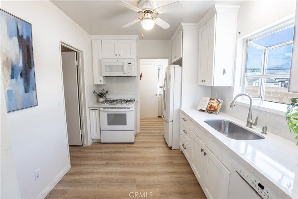 1271 S Bender Avenue, Glendora