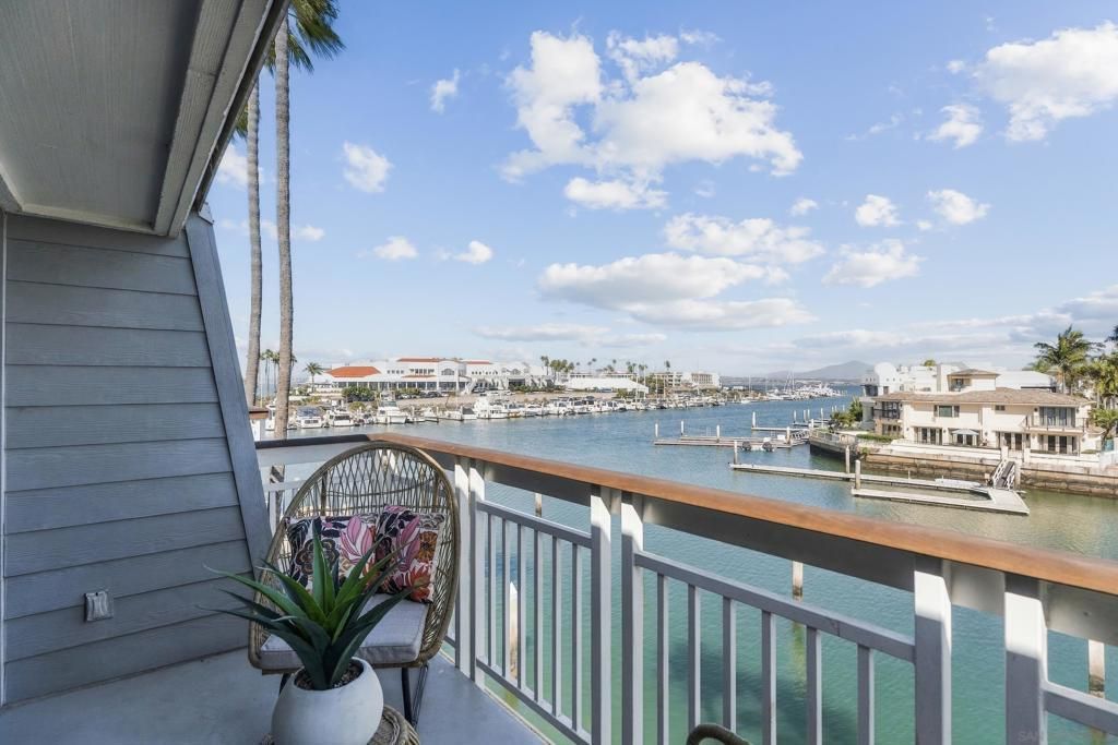 92 Montego Ct, Coronado