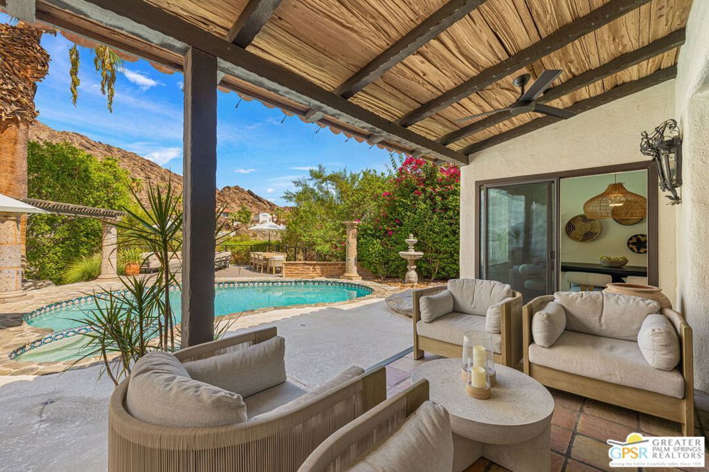 370 W Crestview Drive, Palm Springs