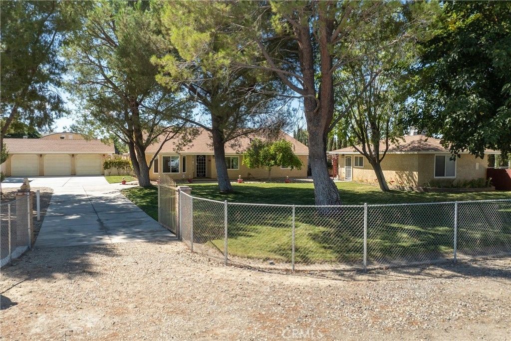 3156 E Avenue H4, Lancaster