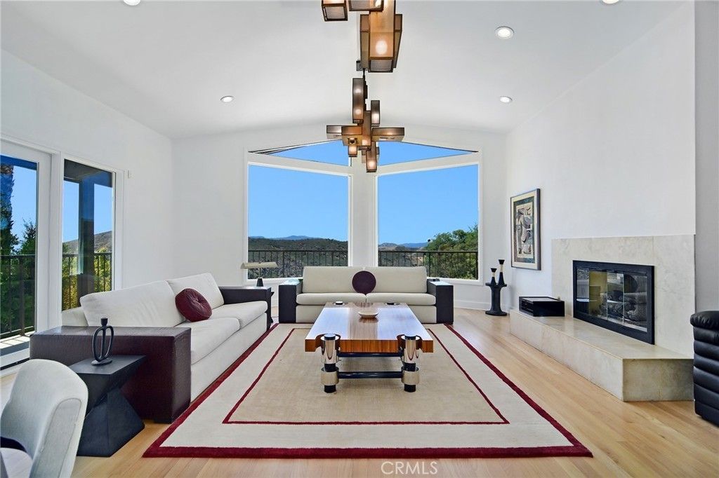 130 Dapplegray Road, Bell Canyon