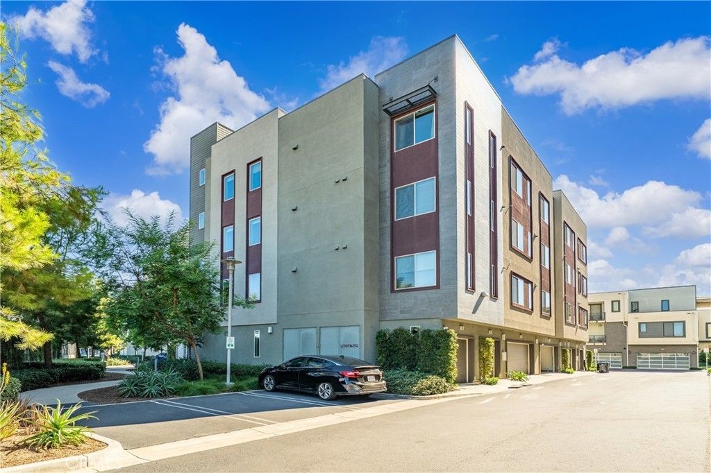 127 Bowery, Irvine