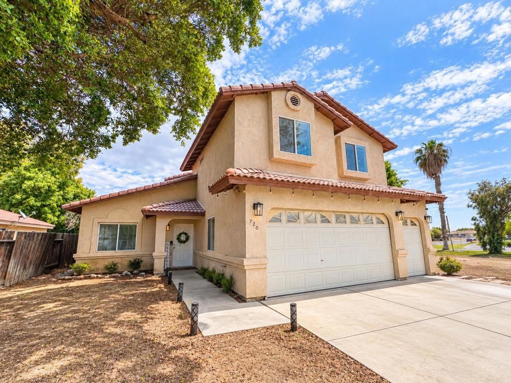 720 Oleander Lane, Blythe