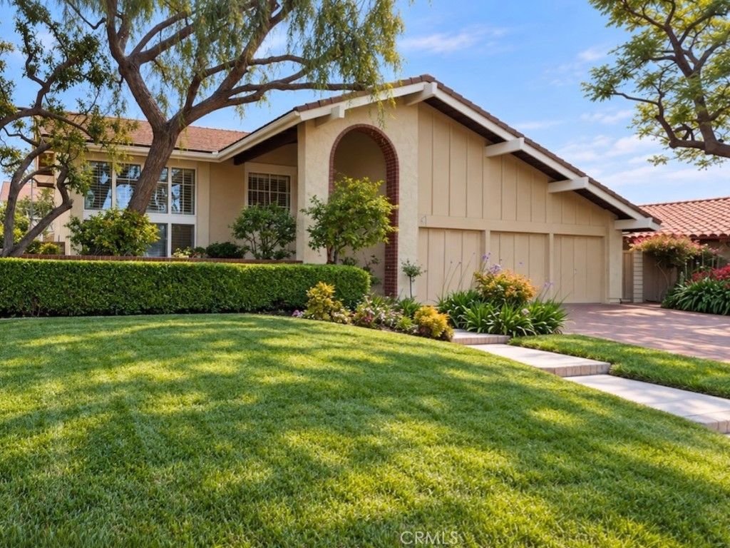 10692 Albany Cir, Villa Park