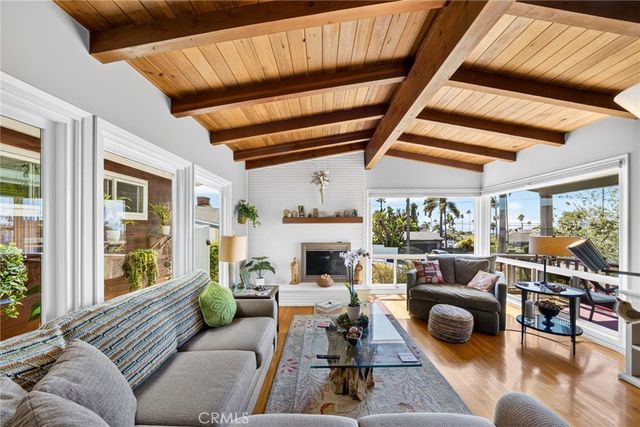 2320 Anabas, San Pedro