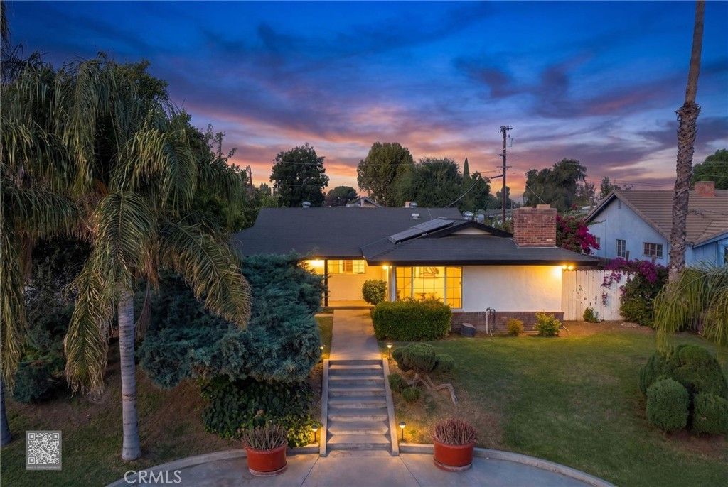 421 421 Brookhaven Dr, Bakersfield