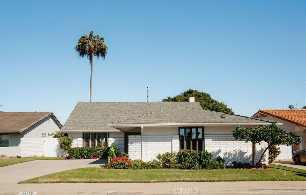 21072 Amberwick, Huntington Beach