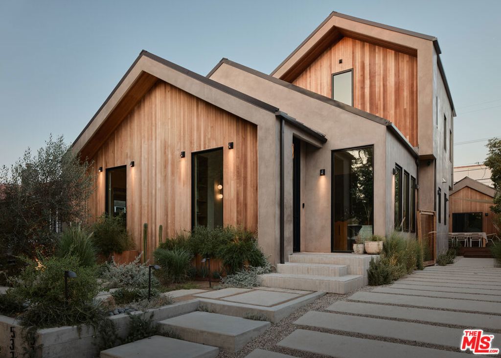 534 N Bronson Avenue, Los Angeles