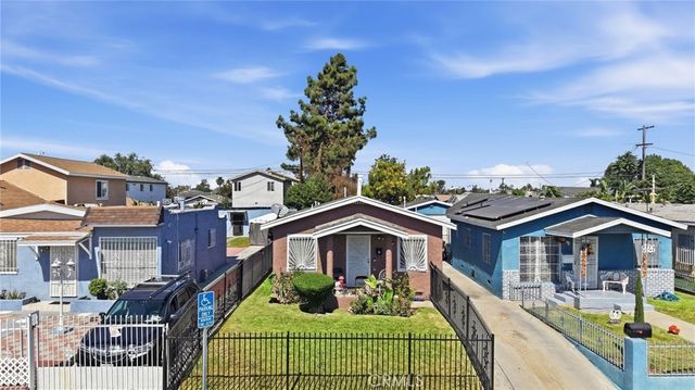 201 E 111th Place, Los Angeles