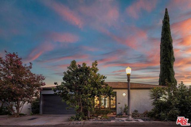 3666 Roderick Road, Los Angeles
