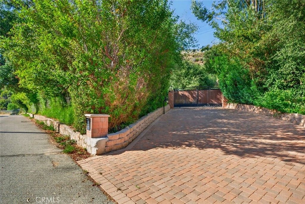 2311 Stonyvale, Tujunga