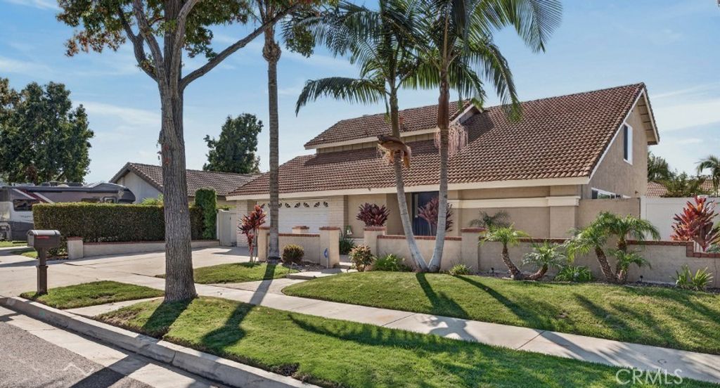 151 S Quintana Dr, Anaheim Hills