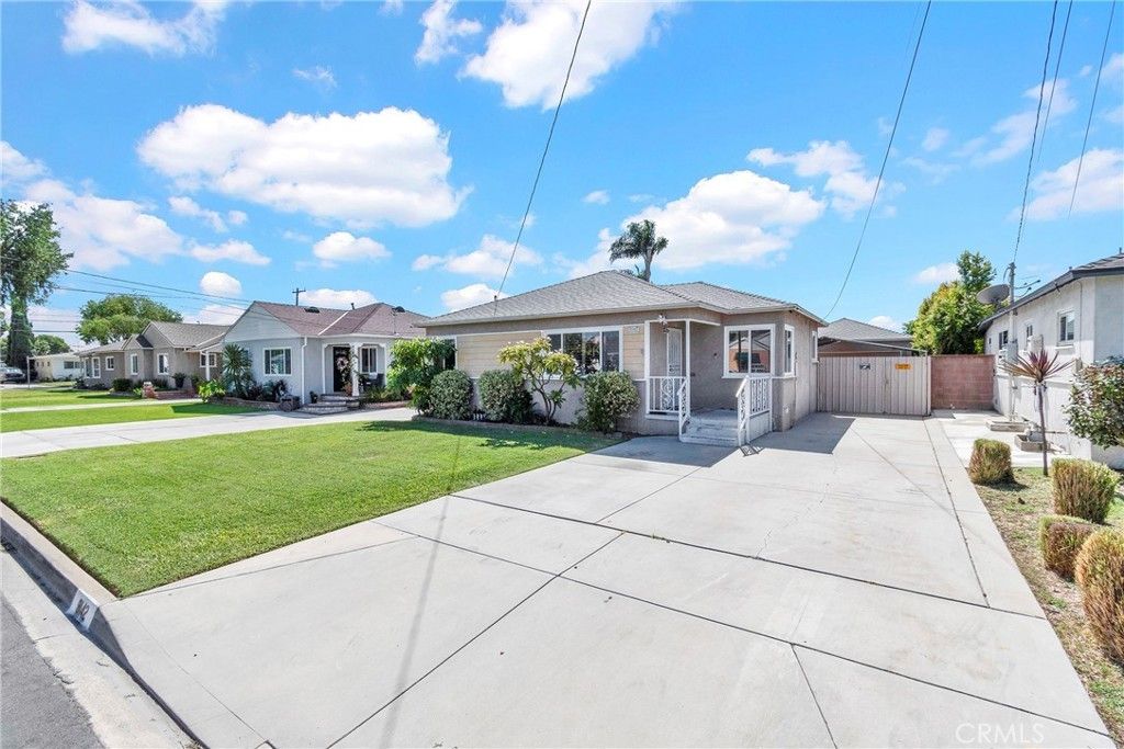9142 Rendalia Street, Bellflower