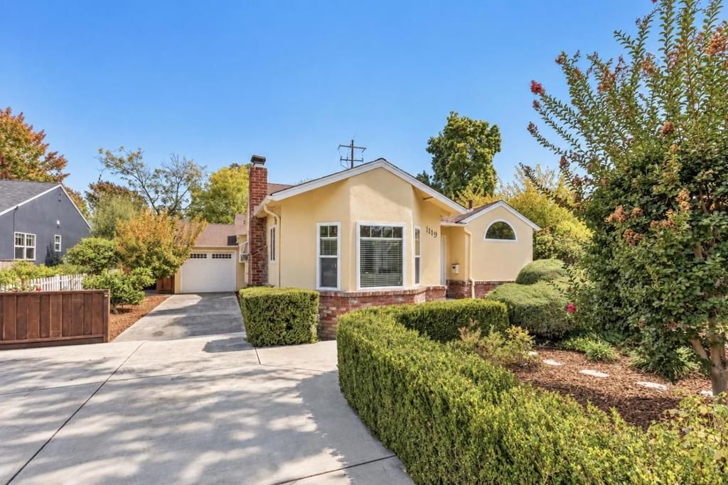1119 Oregon Avenue, Palo Alto