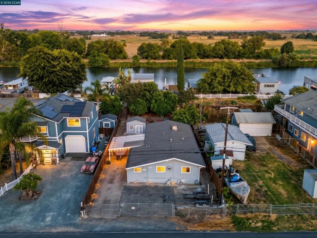 4412 Sandmound Blvd, Oakley