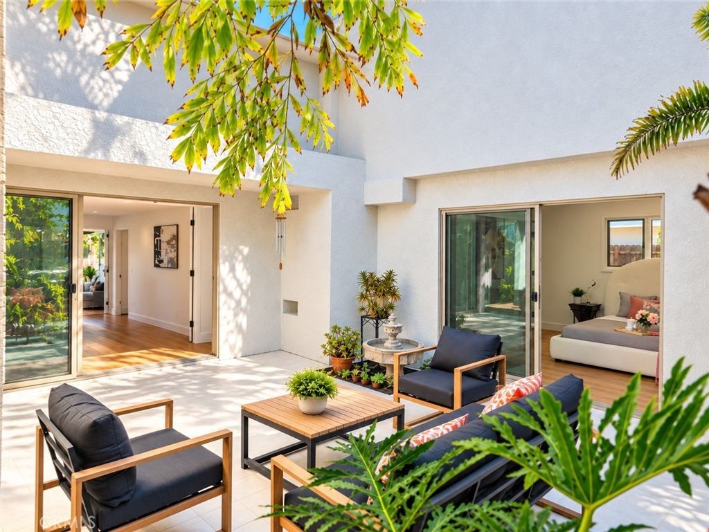 2533 E Tennyson, Anaheim