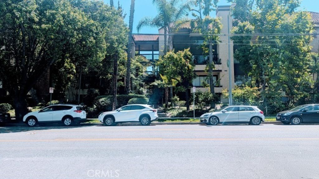 13214 Moorpark # 108, Sherman Oaks