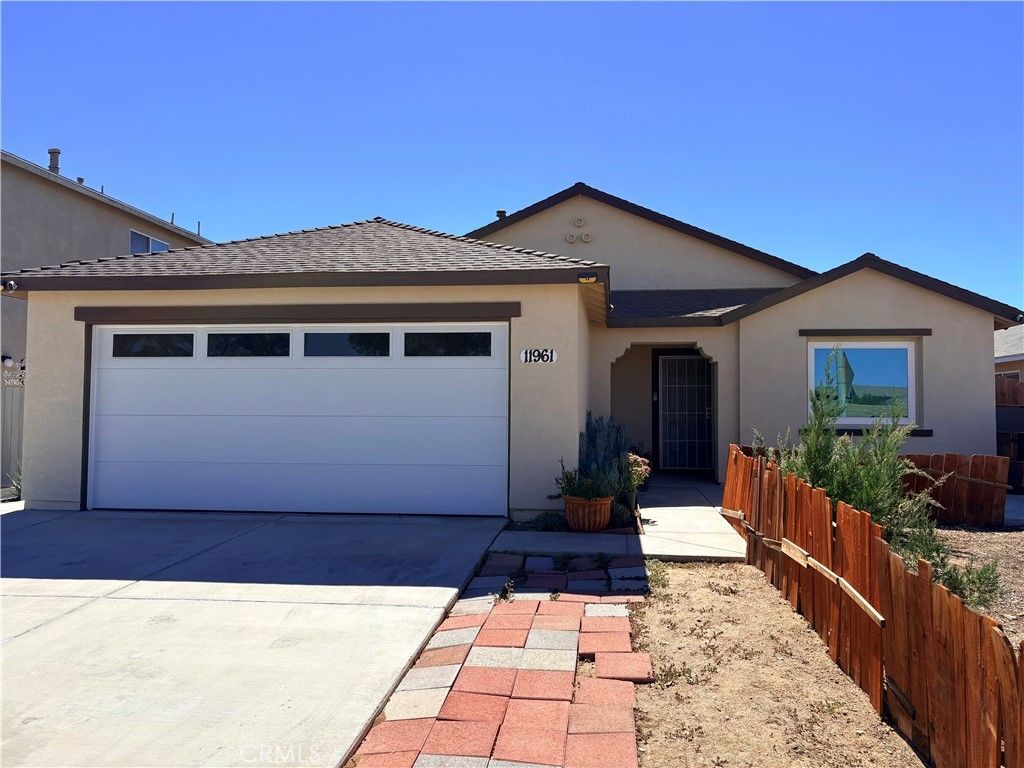 11961 Luna Road, Victorville