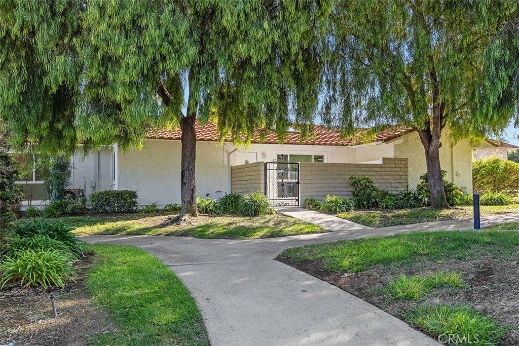 2197 Via Mariposa East # B, Laguna Woods