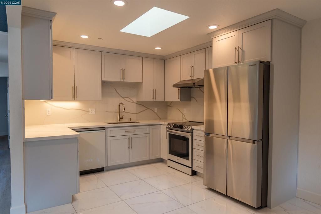 2371 Alta Garden Ln, Sacramento