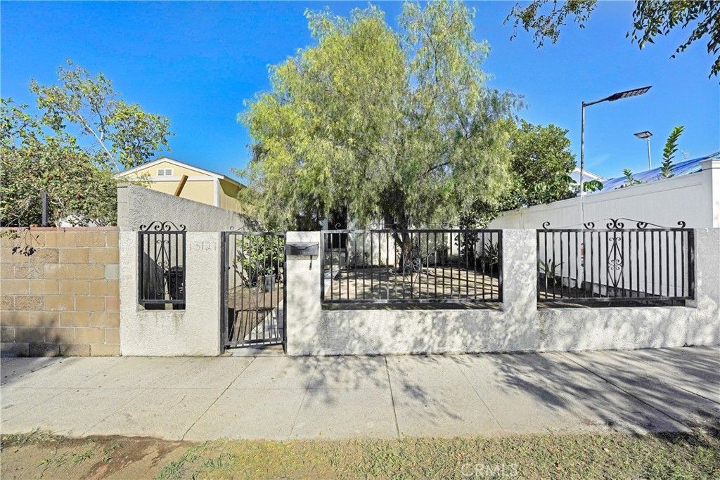 13127 Pinney Street, Pacoima