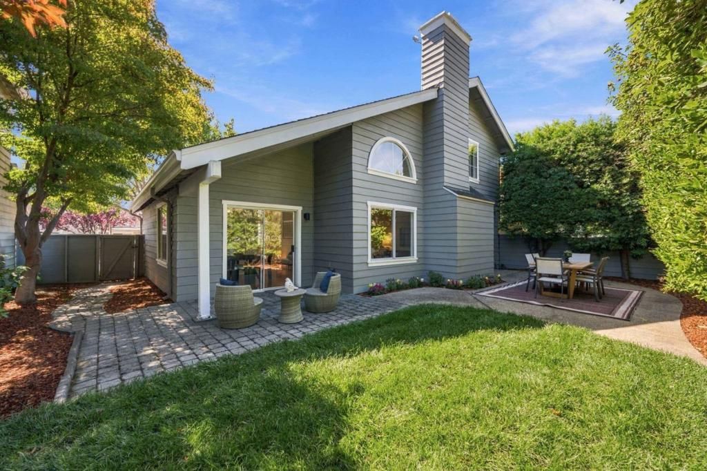 706 Newport Circle, Redwood City